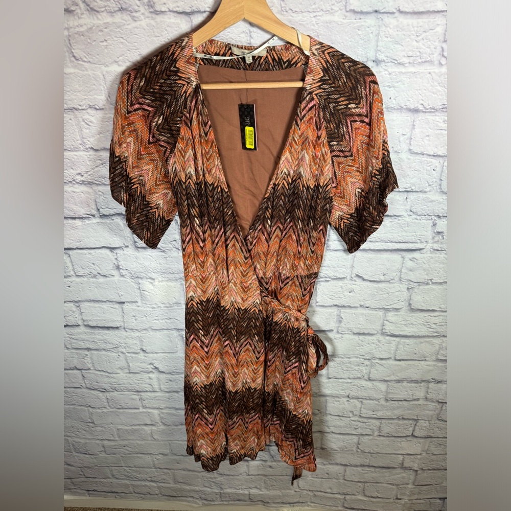 Miss Me Brown Chevron Print True Wrap Dress Womens size medium brown‎ tones fall